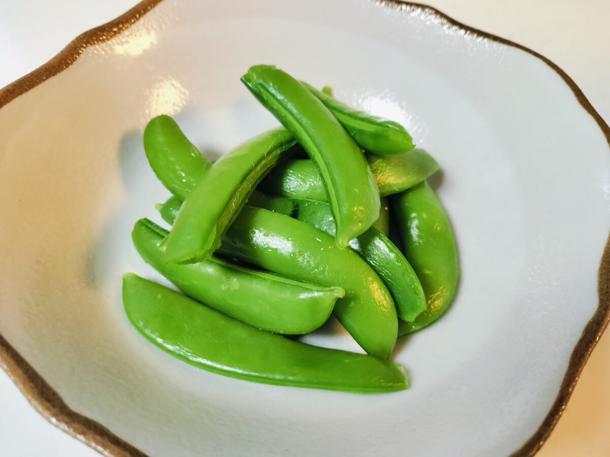 茹でたスナップエンドウ