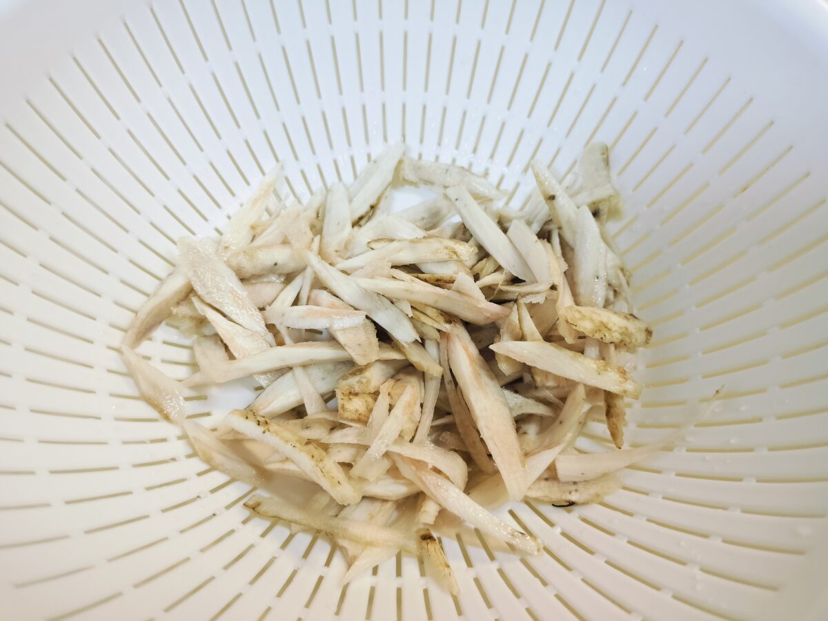 水にさらした後の新ごぼう