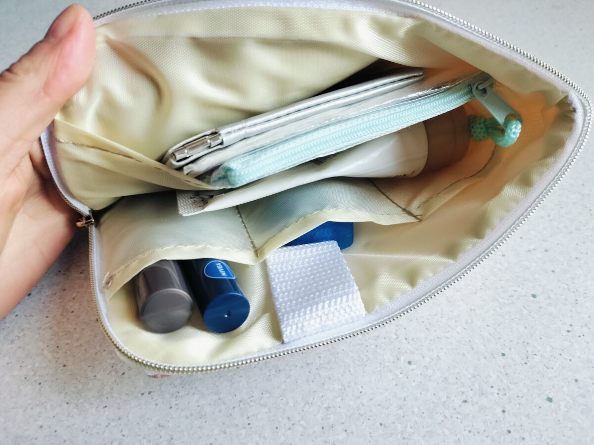 リップケースや目薬なども入るマルチケース