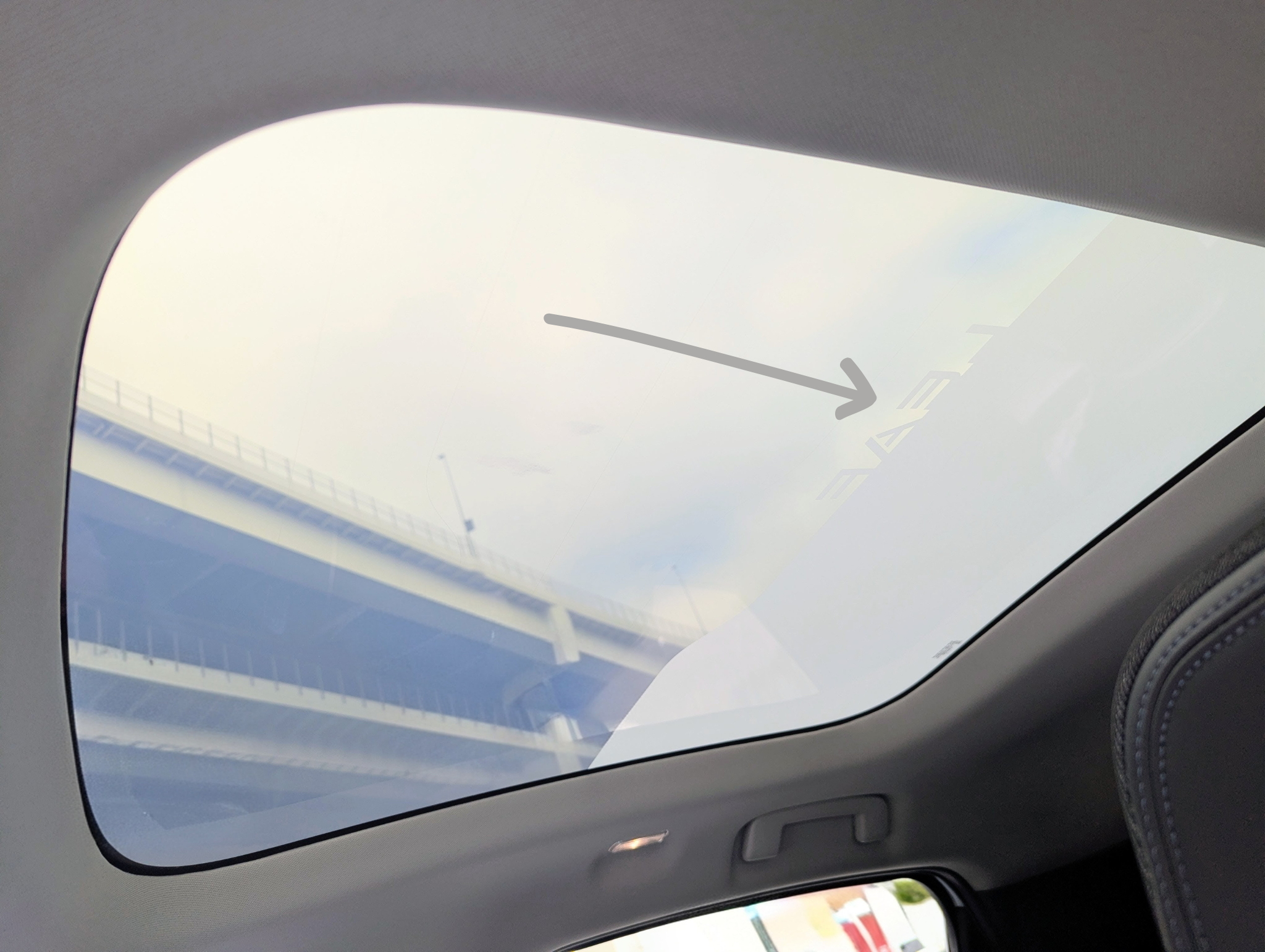 調光パノラミックガラスルーフ