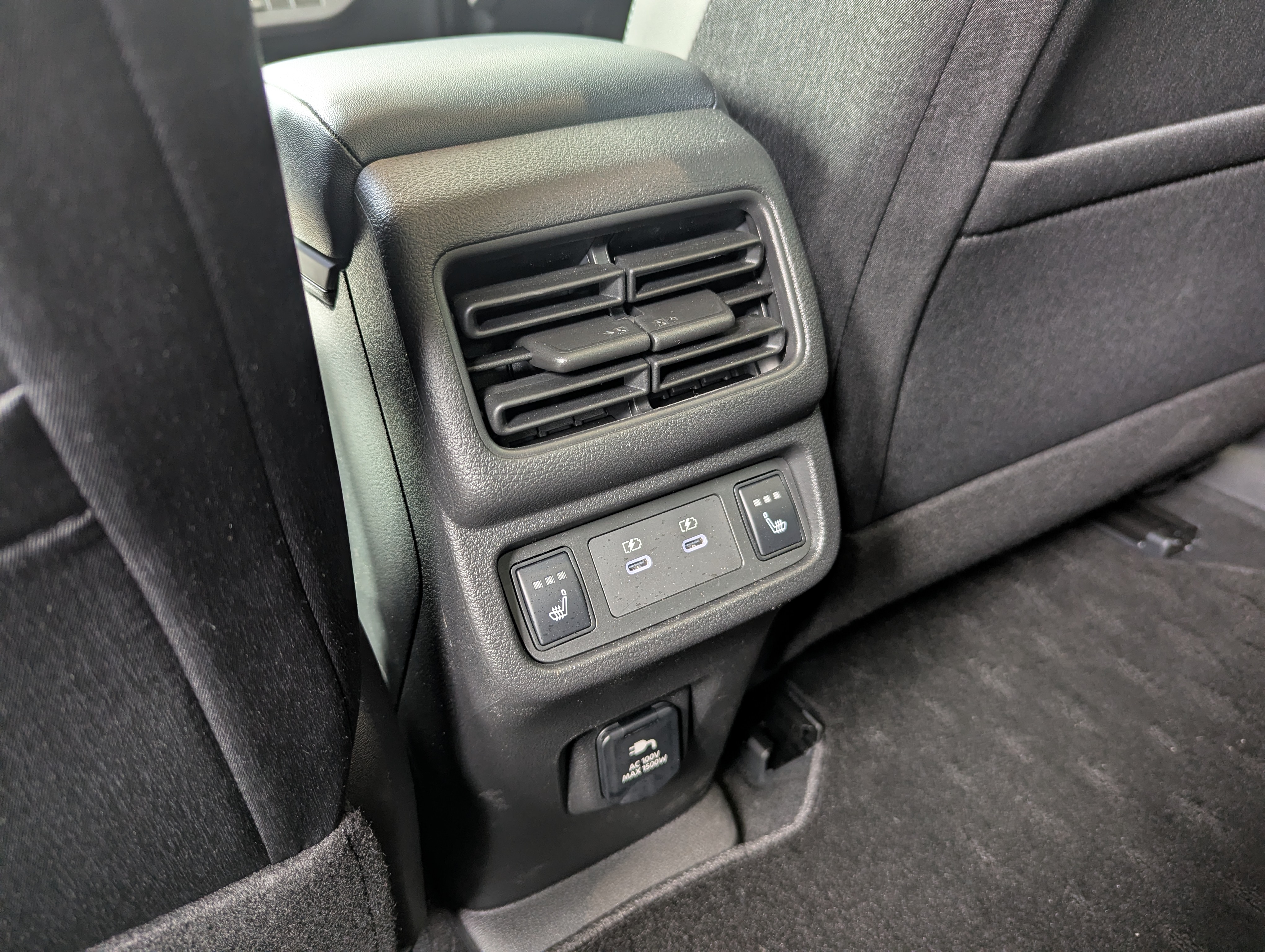 車内コンセント