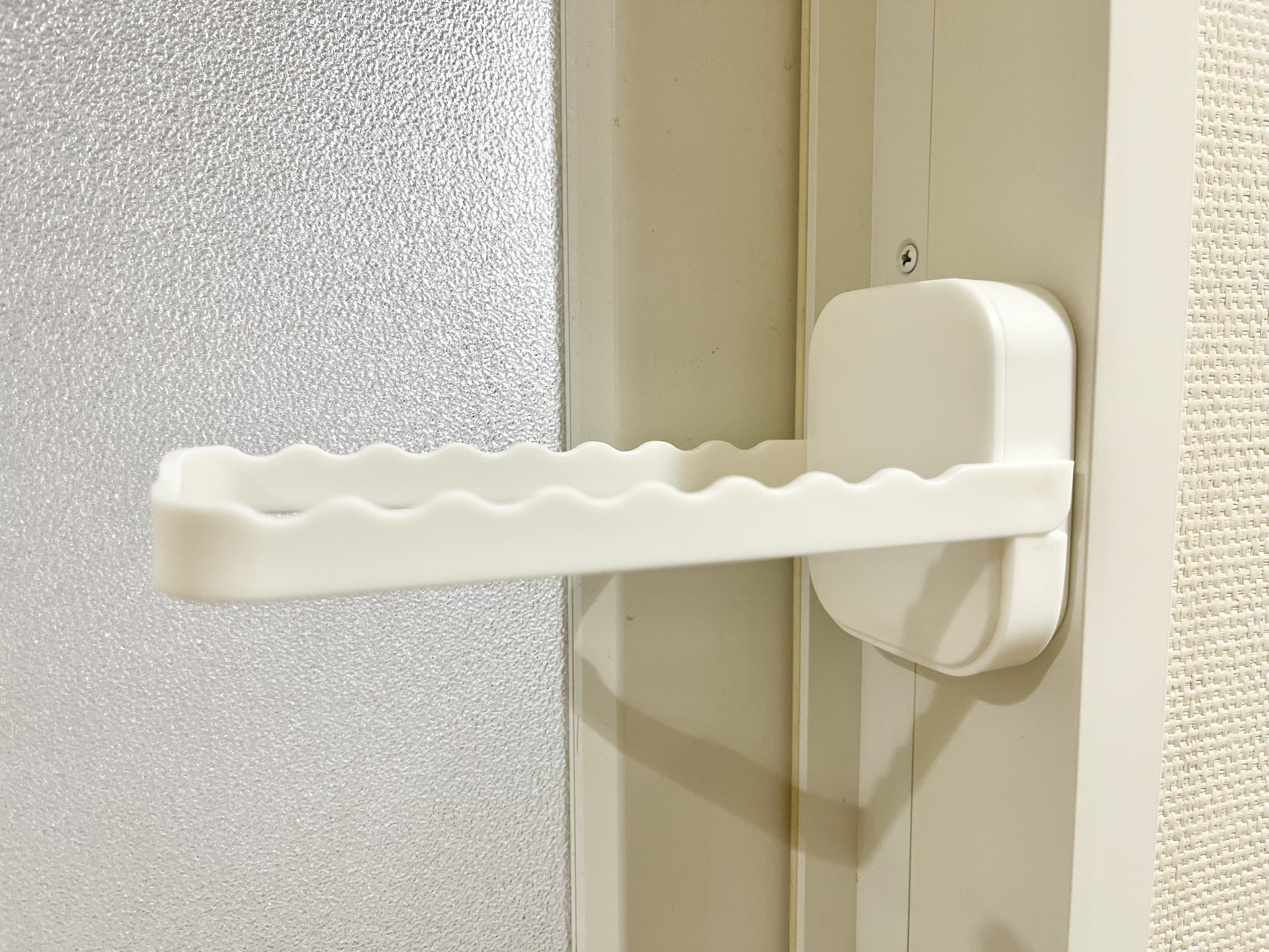 ダイソーの「壁掛けハンガー用フック」の使用画像