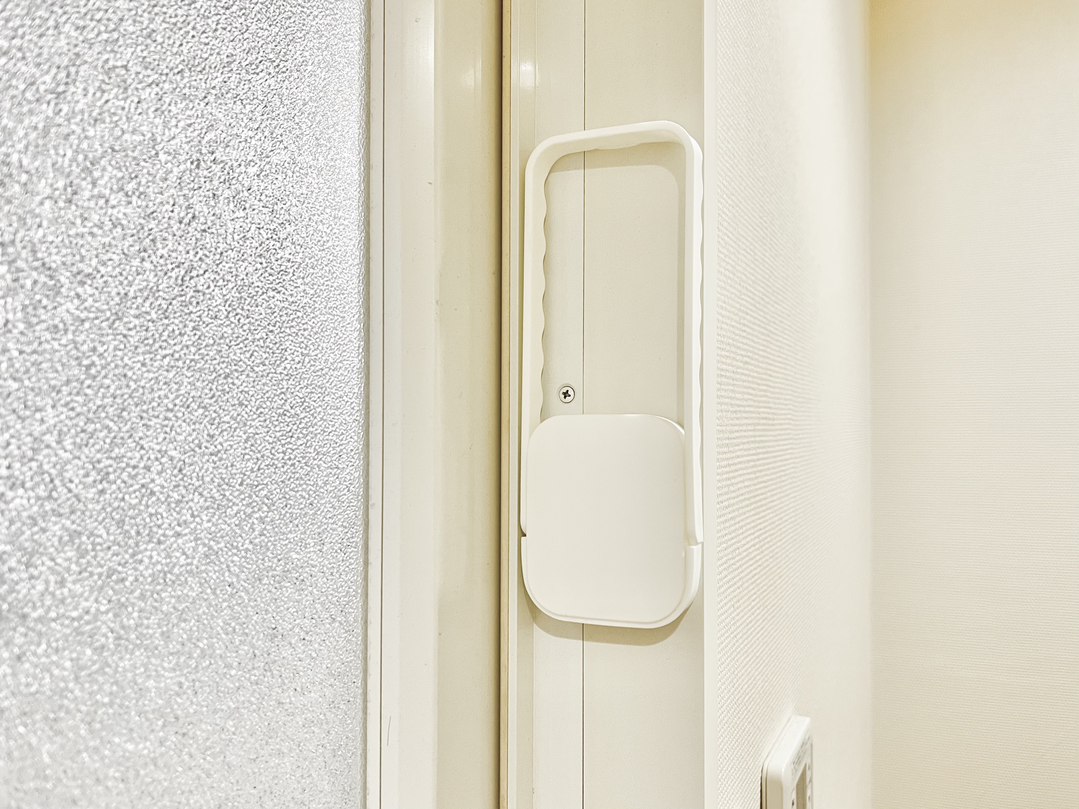 ダイソーの「壁掛けハンガー用フック」の使用画像