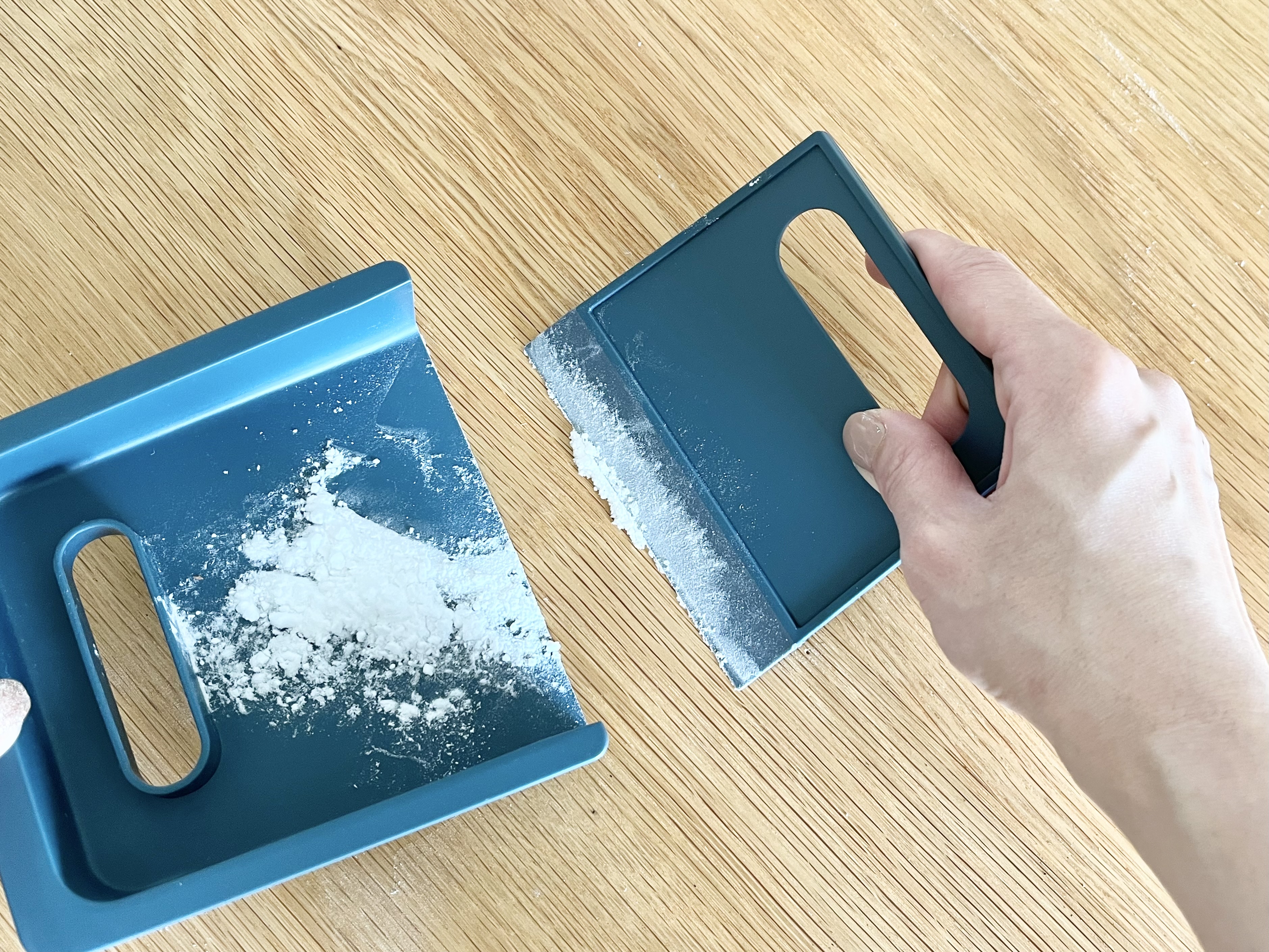 ダイソー「ちりとりマルチワイパー」の使用画像