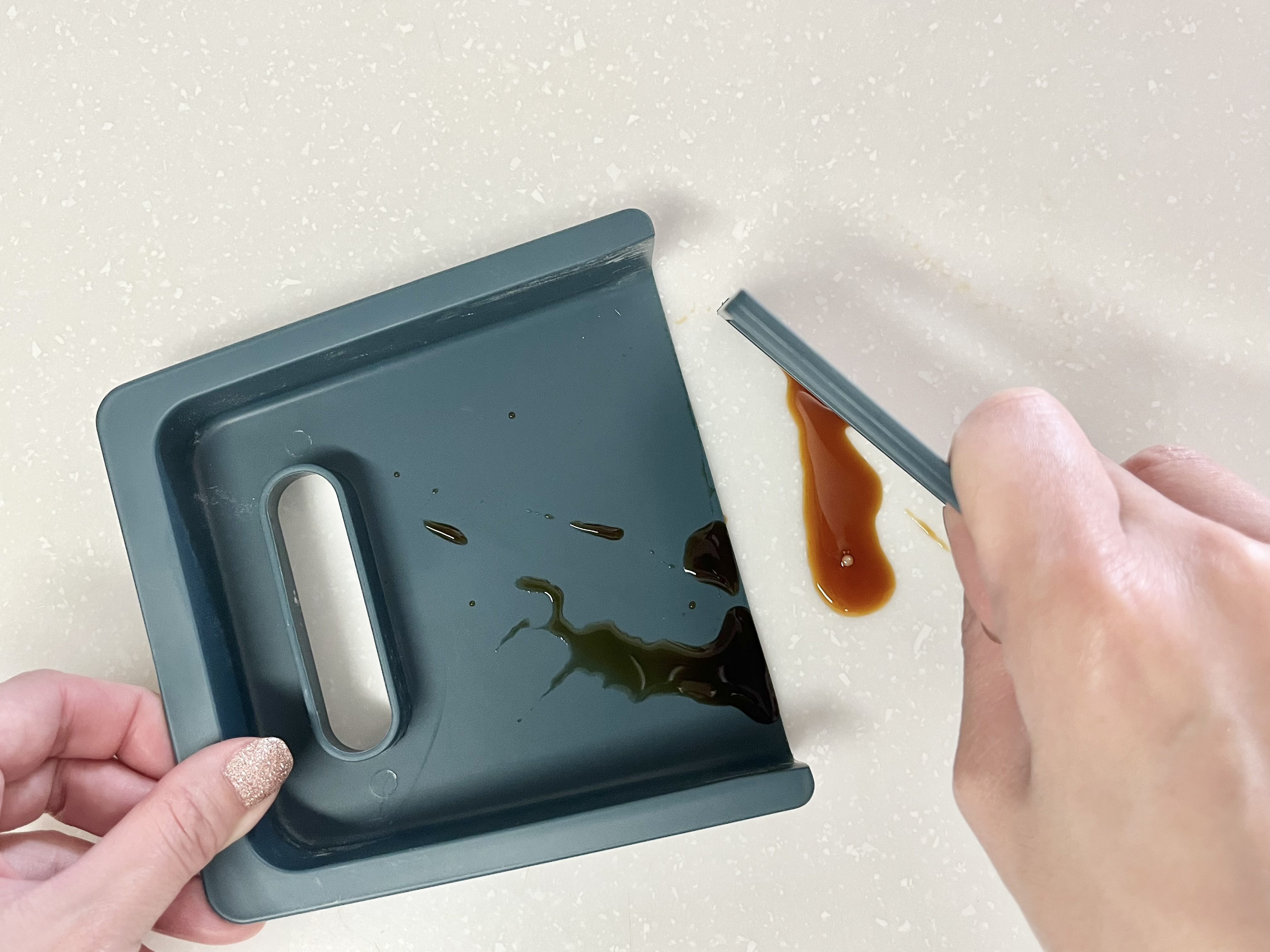 ダイソー「ちりとりマルチワイパー」の使用画像