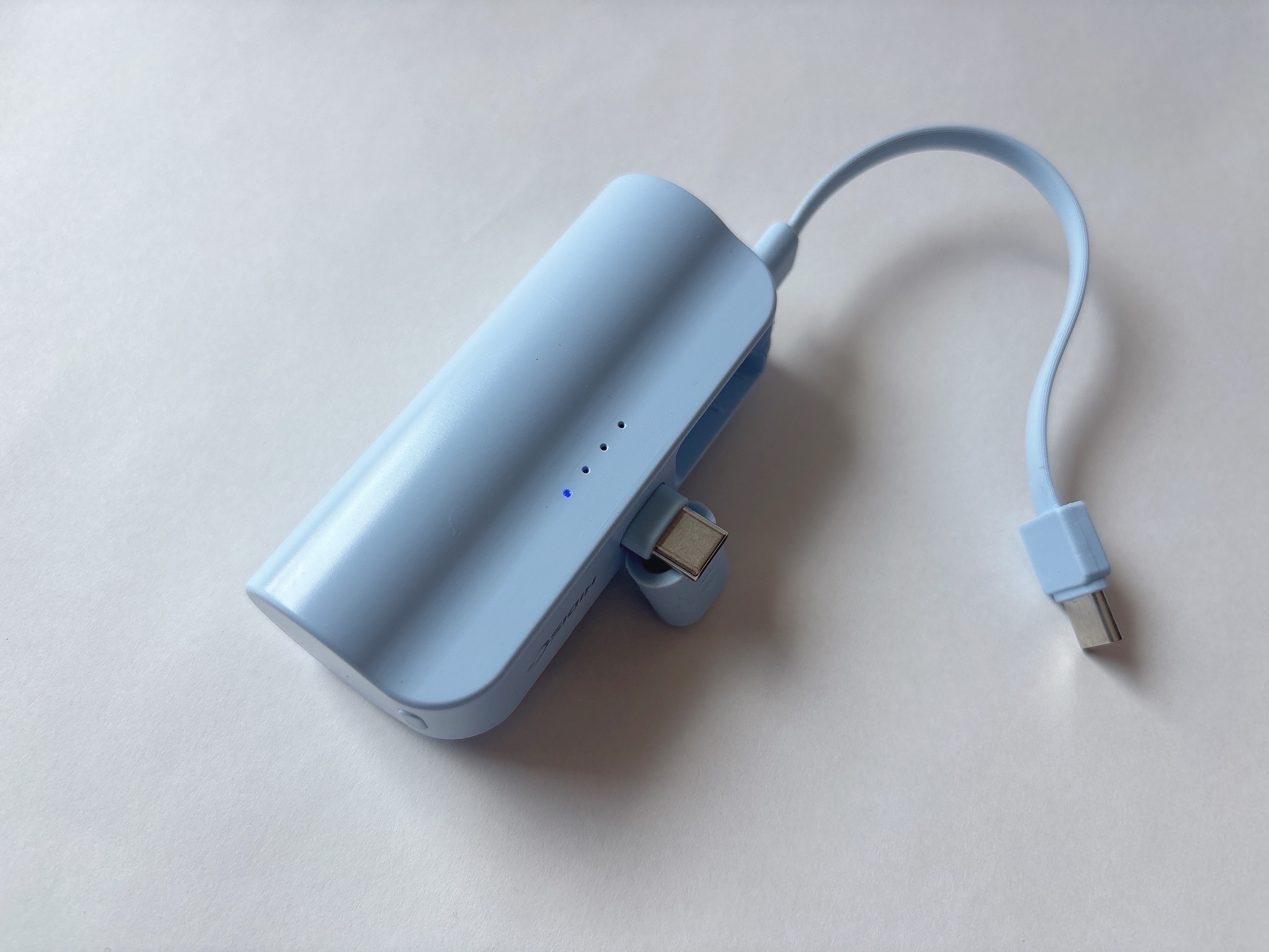 ダイソーモバイルバッテリー全体画像