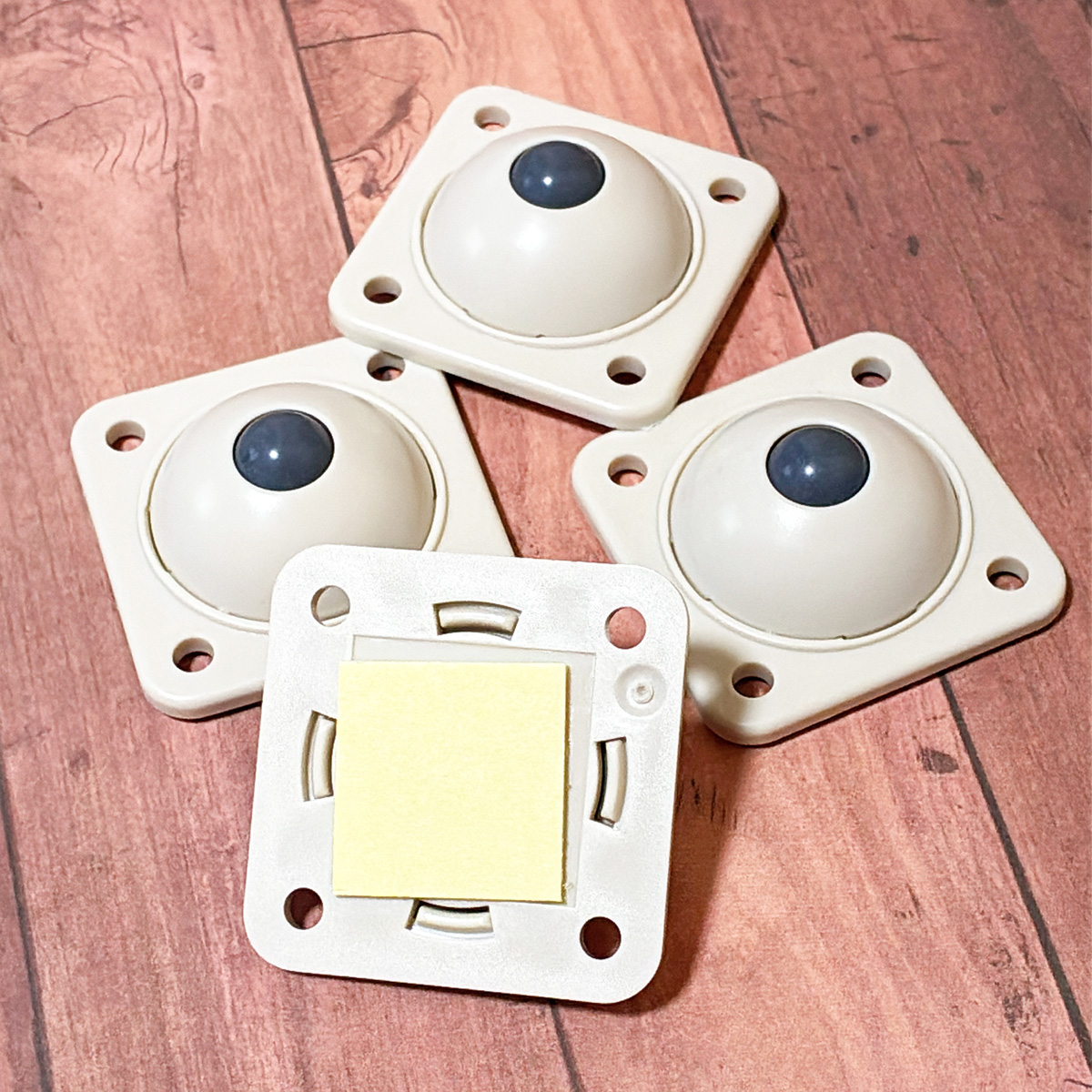 ボールタイプだからどの方向にも動かせる