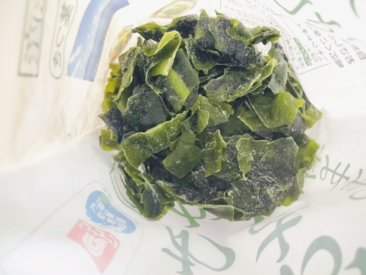 おさしみわかめの袋の中の状態