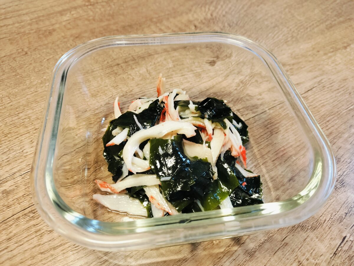 わかめとカニカマのナムル