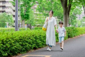 図鑑より効く!? 散歩が10倍楽しくなる、元編集者推しの「自然に触れる」絵本
