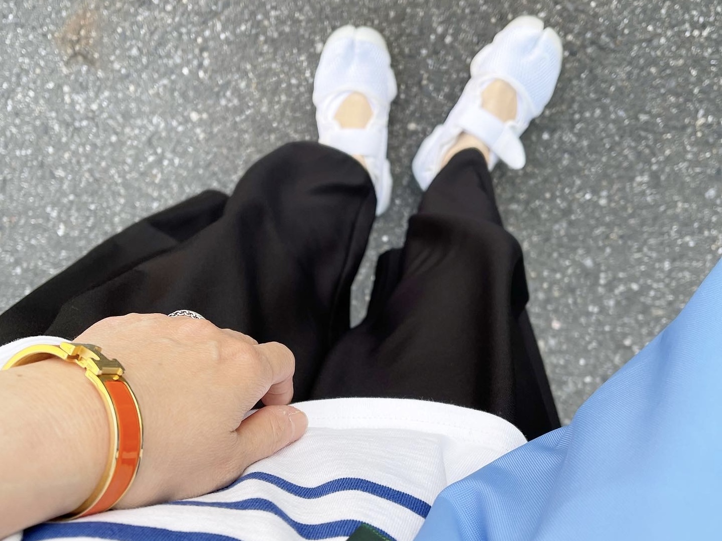 ボーダーとオレンジバングル