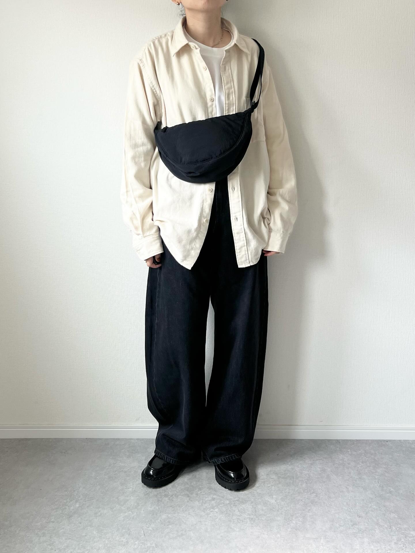 ユニクロ「バギーカーブジーンズ」