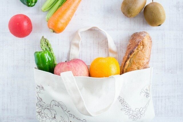 エコバッグと食材