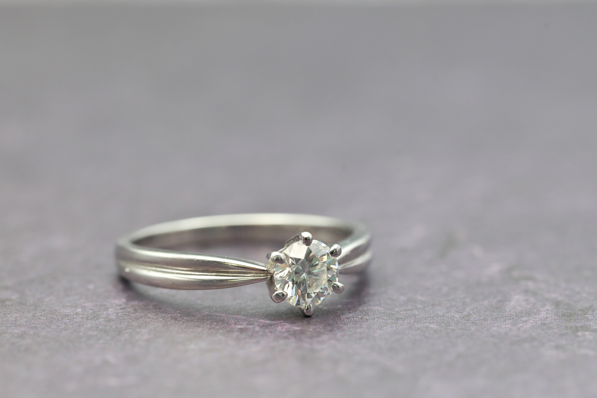 ダイヤモンドの指輪