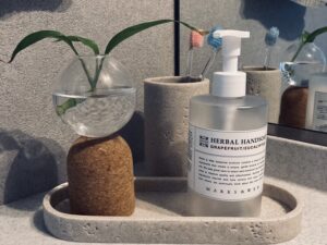 スタプロの500円名品！ルームスタイリストが家中で愛用する万能高見えトレイ