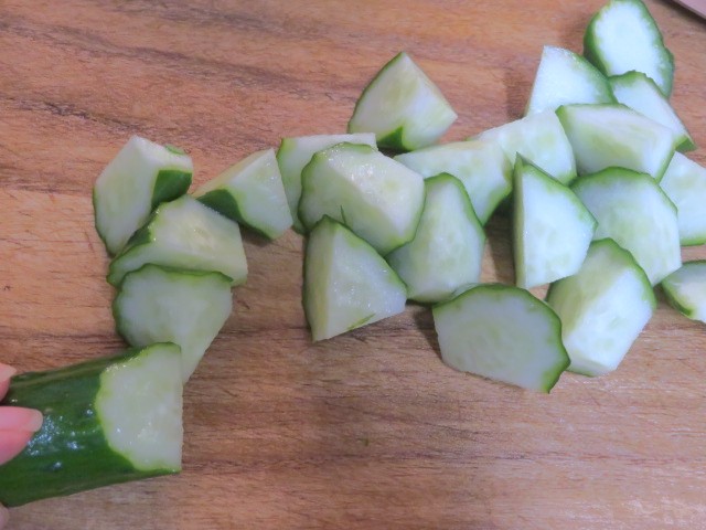 キュウリの乱切り