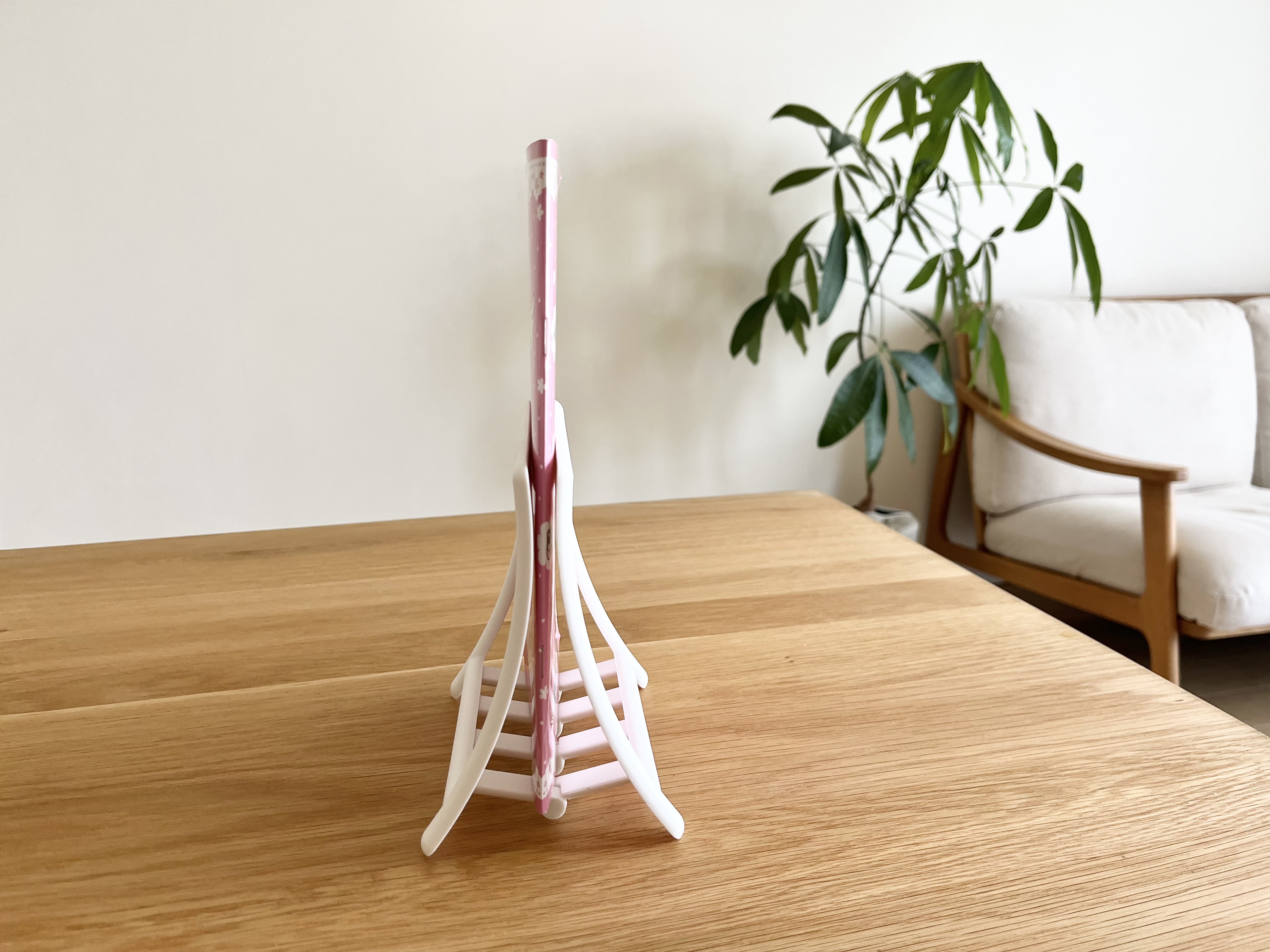 ダイソーの「本ホルダー」の使用画像