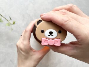 【セリア】ただの可愛いマスコットじゃない！硬いペットボトルをラクに開ける「110円の救世主」