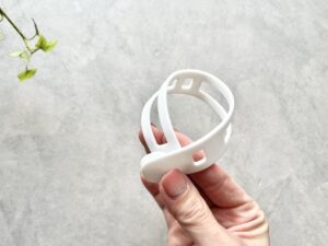 【セリア】別々に買うのやめました！手持ちのストラップが即使える優秀ボトルホルダー