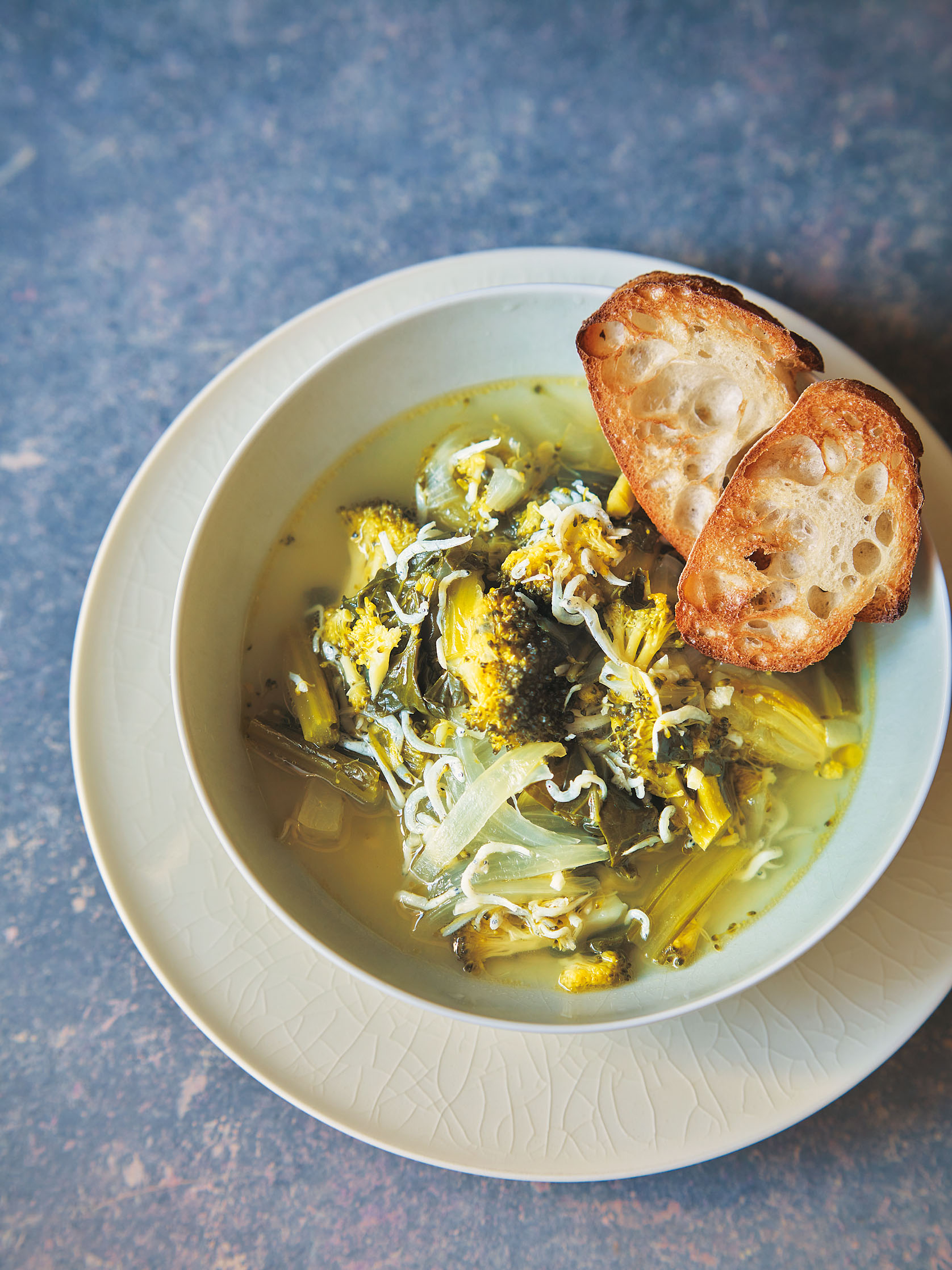 くたくた野菜としらすののにんにくスープの画像