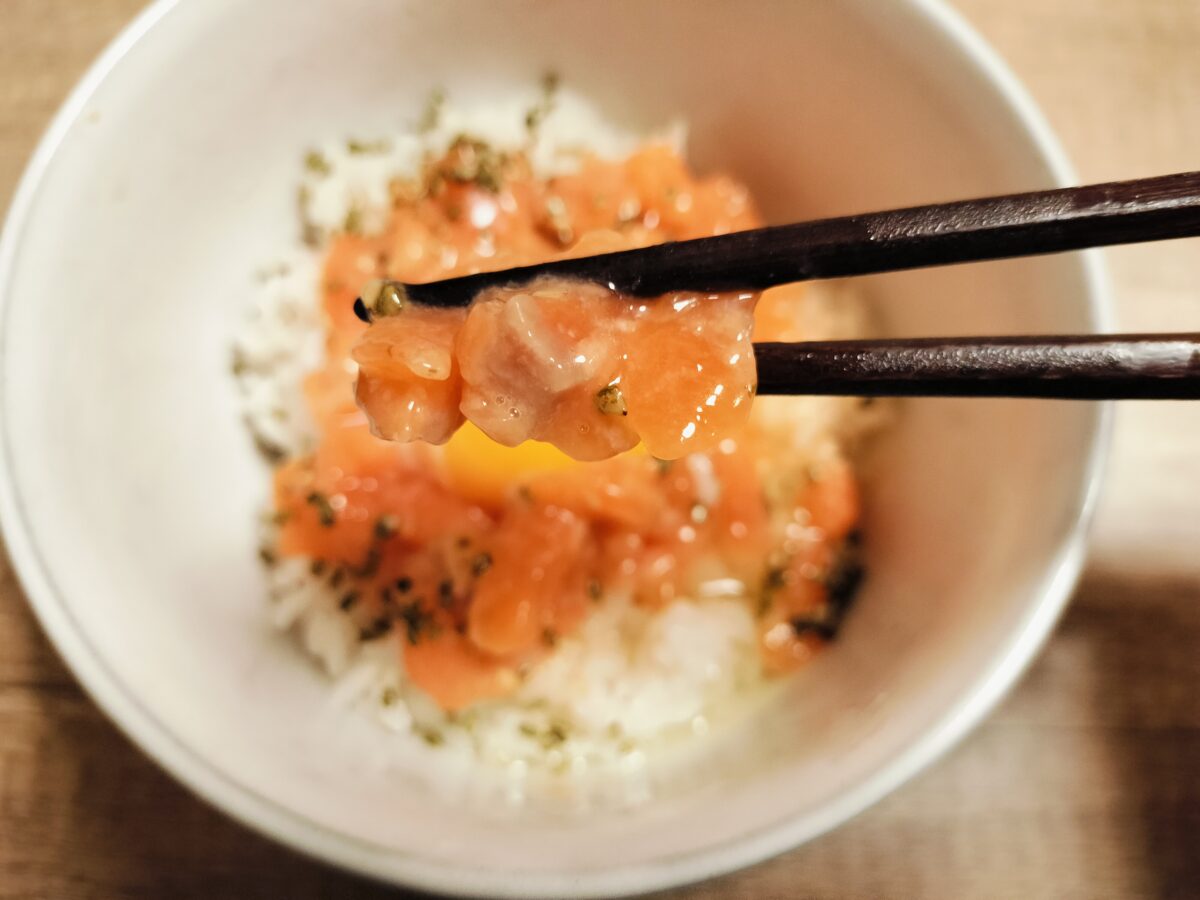 大ぶりなサーモンの身