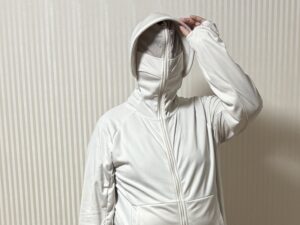 【ワークマン】「不審者パーカー」が今年も登場！去年バズった紫外線対策がさらに進化