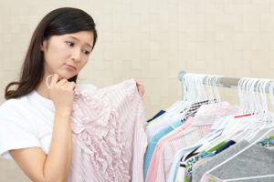 「服はあるのに着るものがない」を卒業！毎朝一瞬でコーデが決まる『シーン別セット収納術』