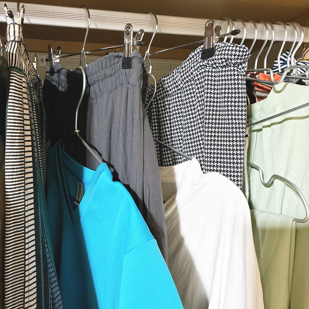 動きやすさ重視の日は「2セットの制服化」