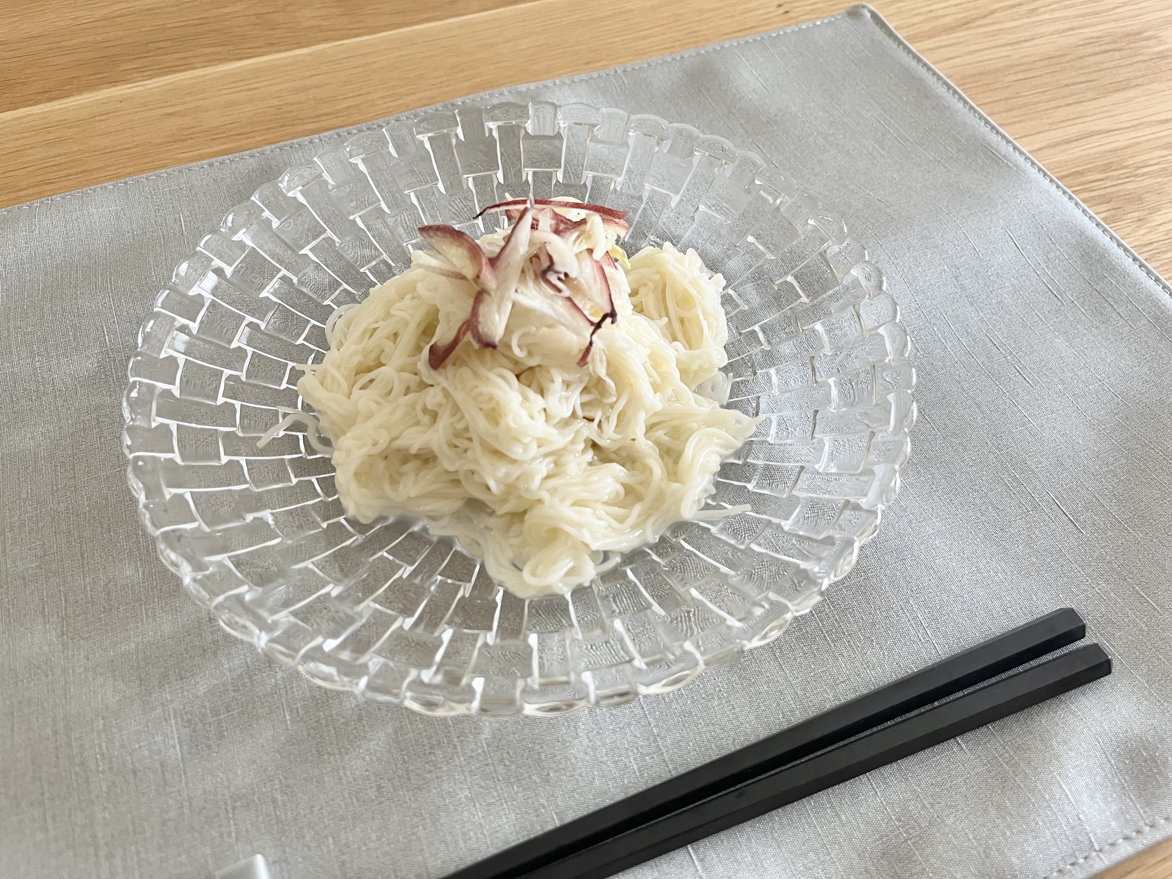 ダイソーの「電子レンジ調理器(麺類用)1.7L」で作ったそうめんの画像