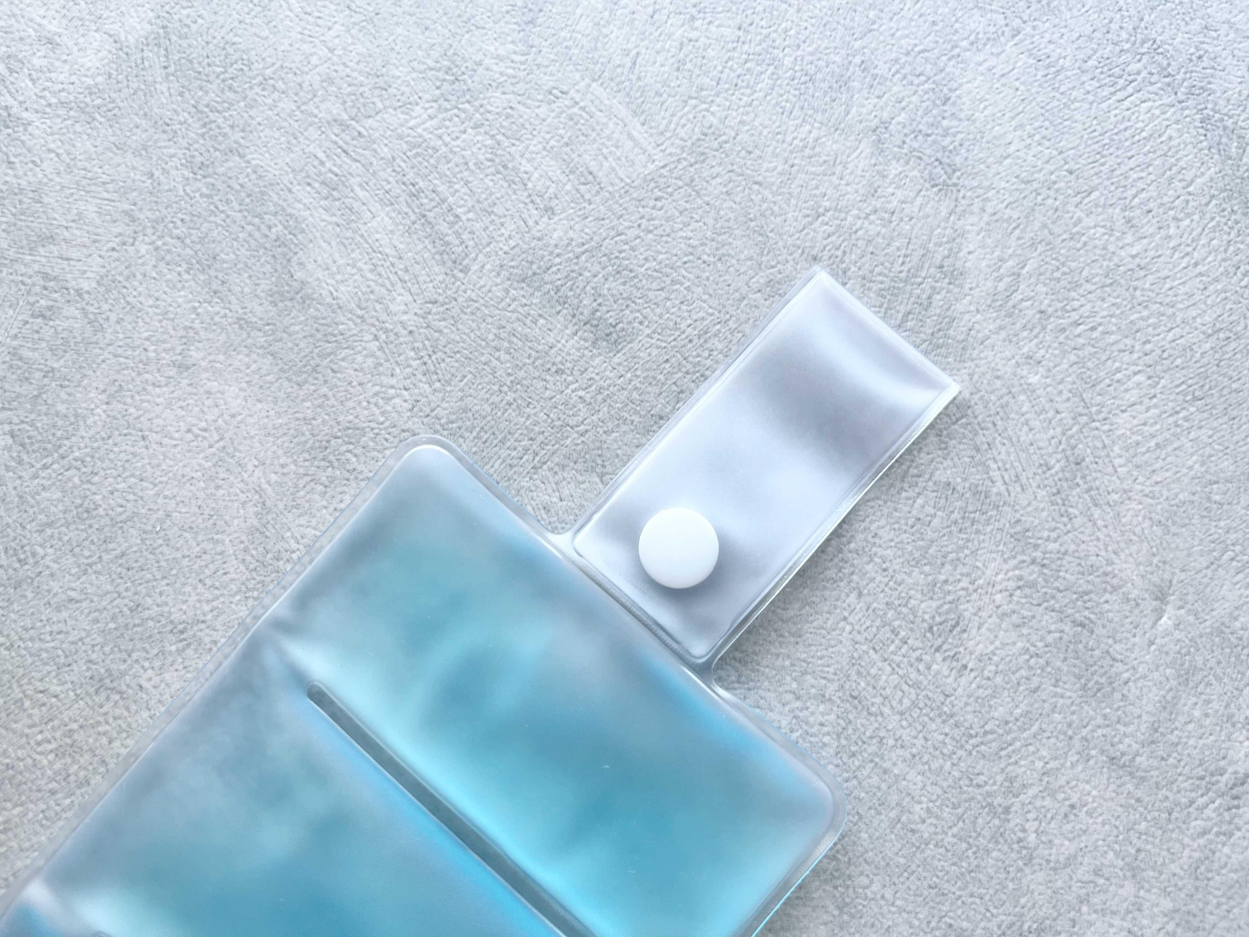 セリアの「背中用ひんやりアイスパック」の商品画像