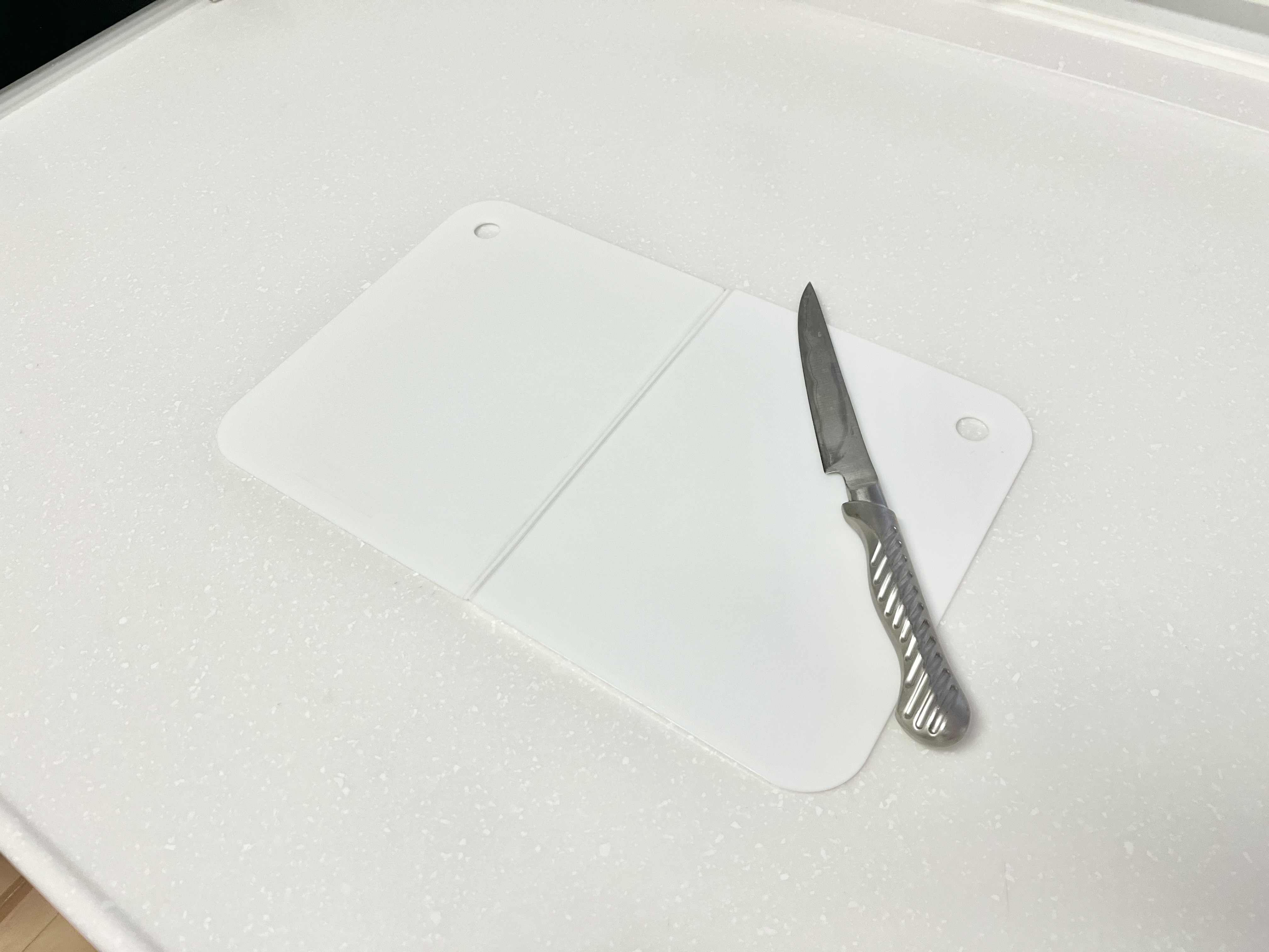 セリアの「折りたたみまな板」の使用画像