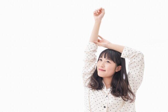 起きる女性