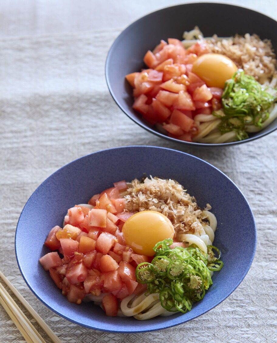 夕ごはんどうする？　なすトマト　トマトかまたまうどん
