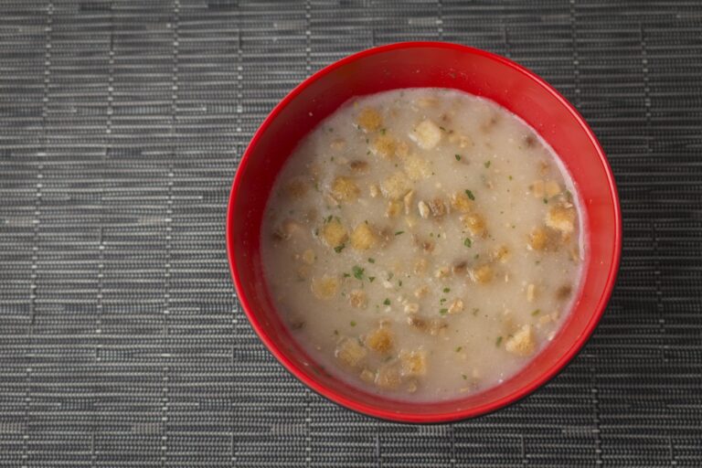 もう「また同じ味？」と言わせない！余った味噌汁＆スープの簡単味変ワザ