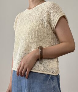 【しまむら】1639円の大人かわいい透かし編みトップスは二の腕カバーもできる優秀アイテム！