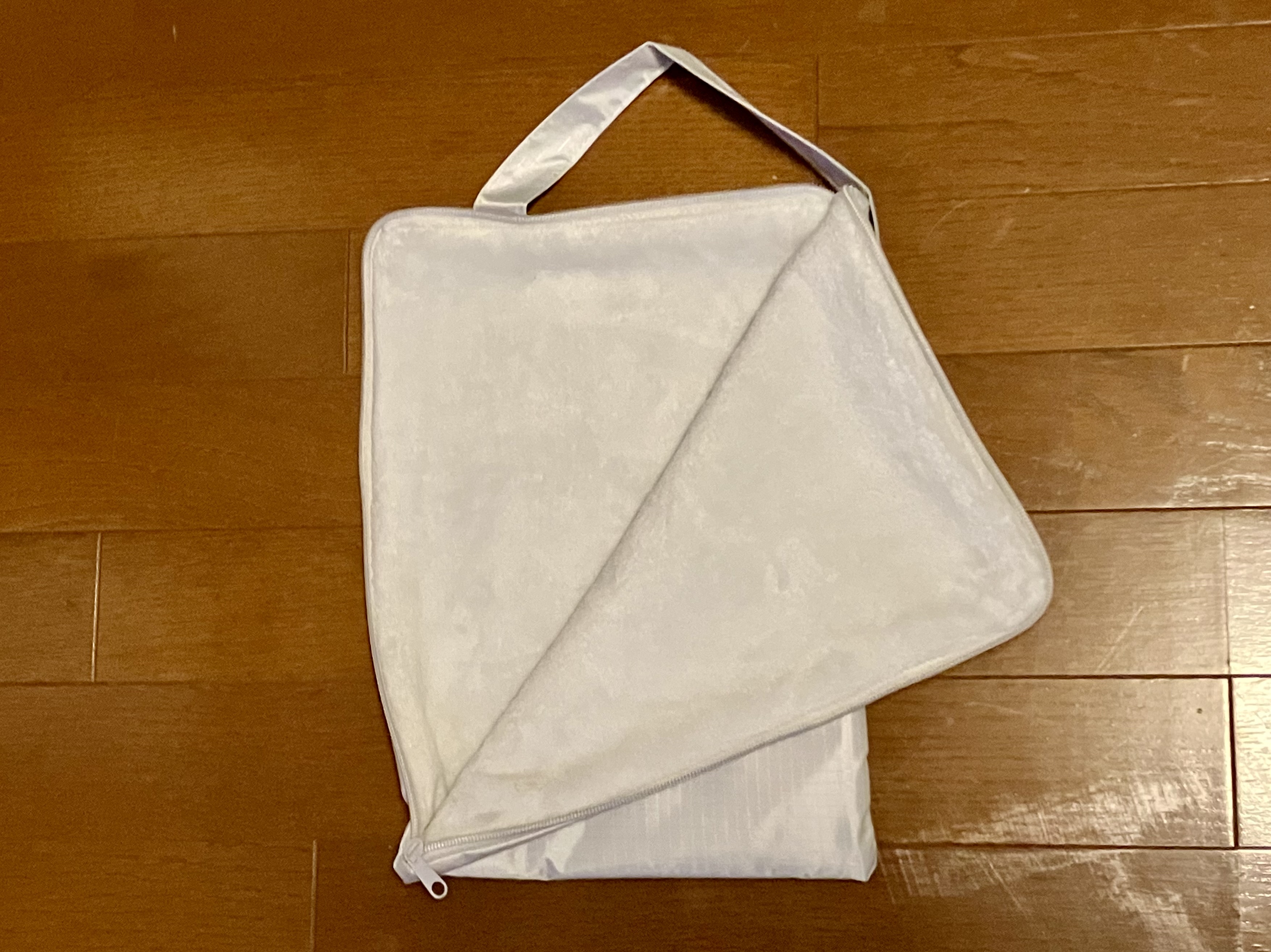 内側は水分を吸収してくれる生地