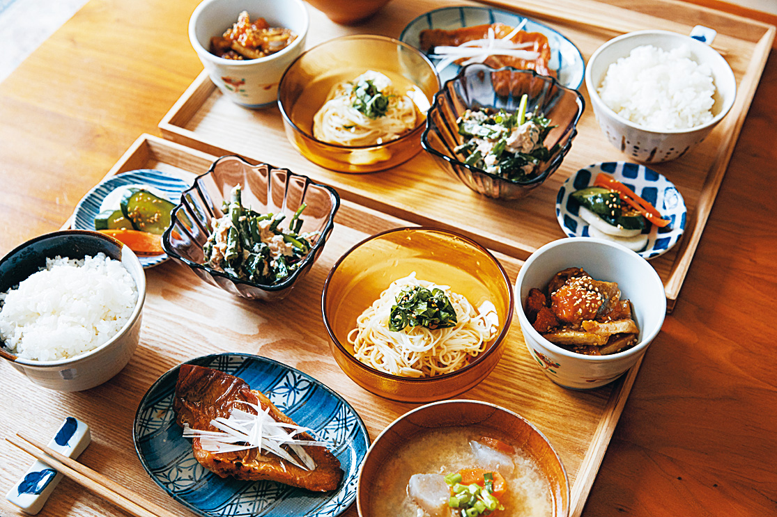 小皿にもった料理