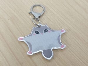 カバンにつけておくだけ！セリアで見つけた「お出かけ先で大活躍する」優秀便利グッズ3選