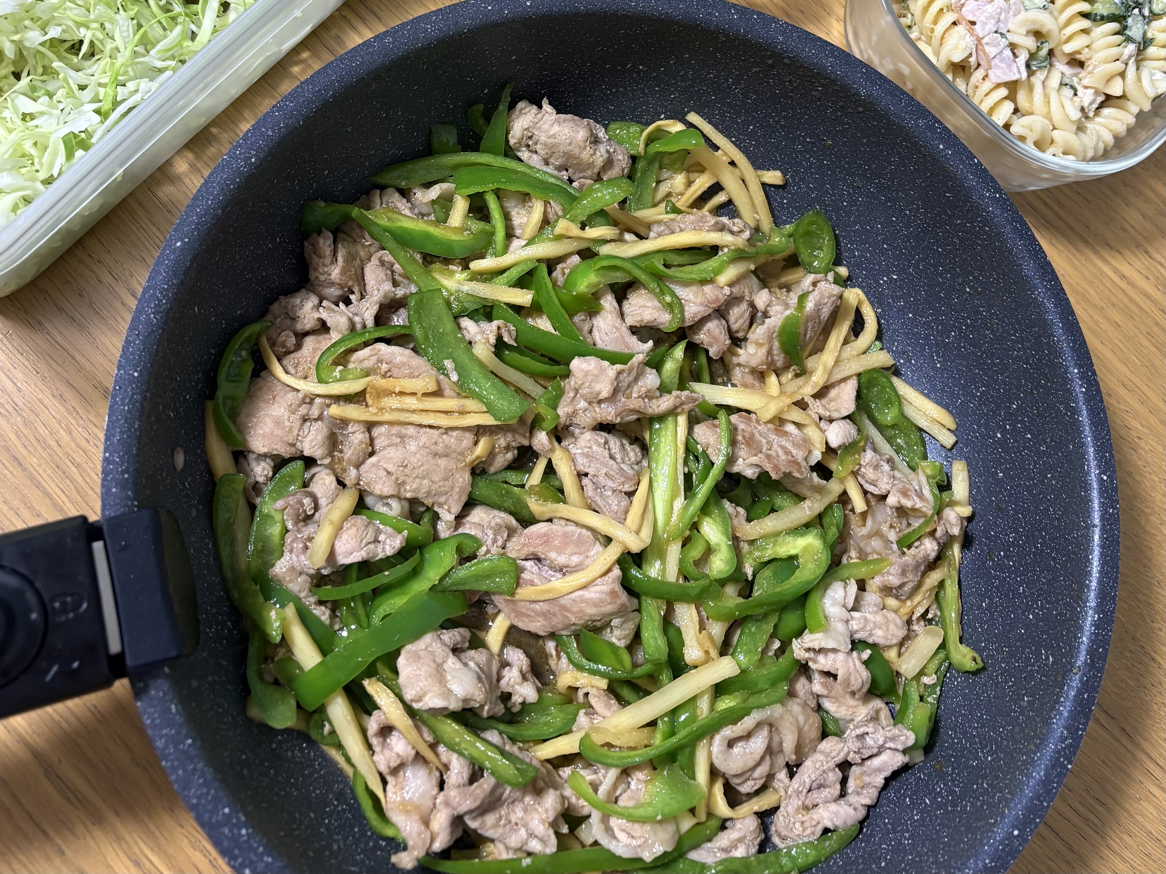 豚こま肉で作った青椒肉絲