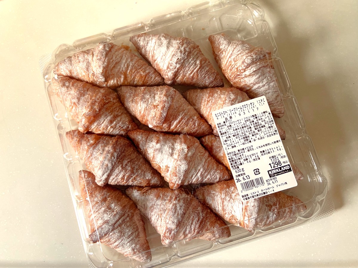 ストロベリークリームクロワッサン