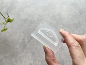 ダイソーで買える小さなアイデア品！キッチンでの「危ない！」を簡単に防止できる便利グッズ