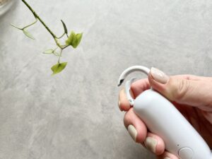 「110円じゃないけどすぐ買って！」「暑い日がグッと快適に！」ダイソーで見つけたミニ扇風機がお値段以上に大活躍