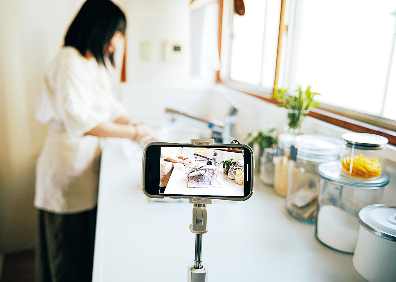 スマホでYouTubeの動画撮影している様子