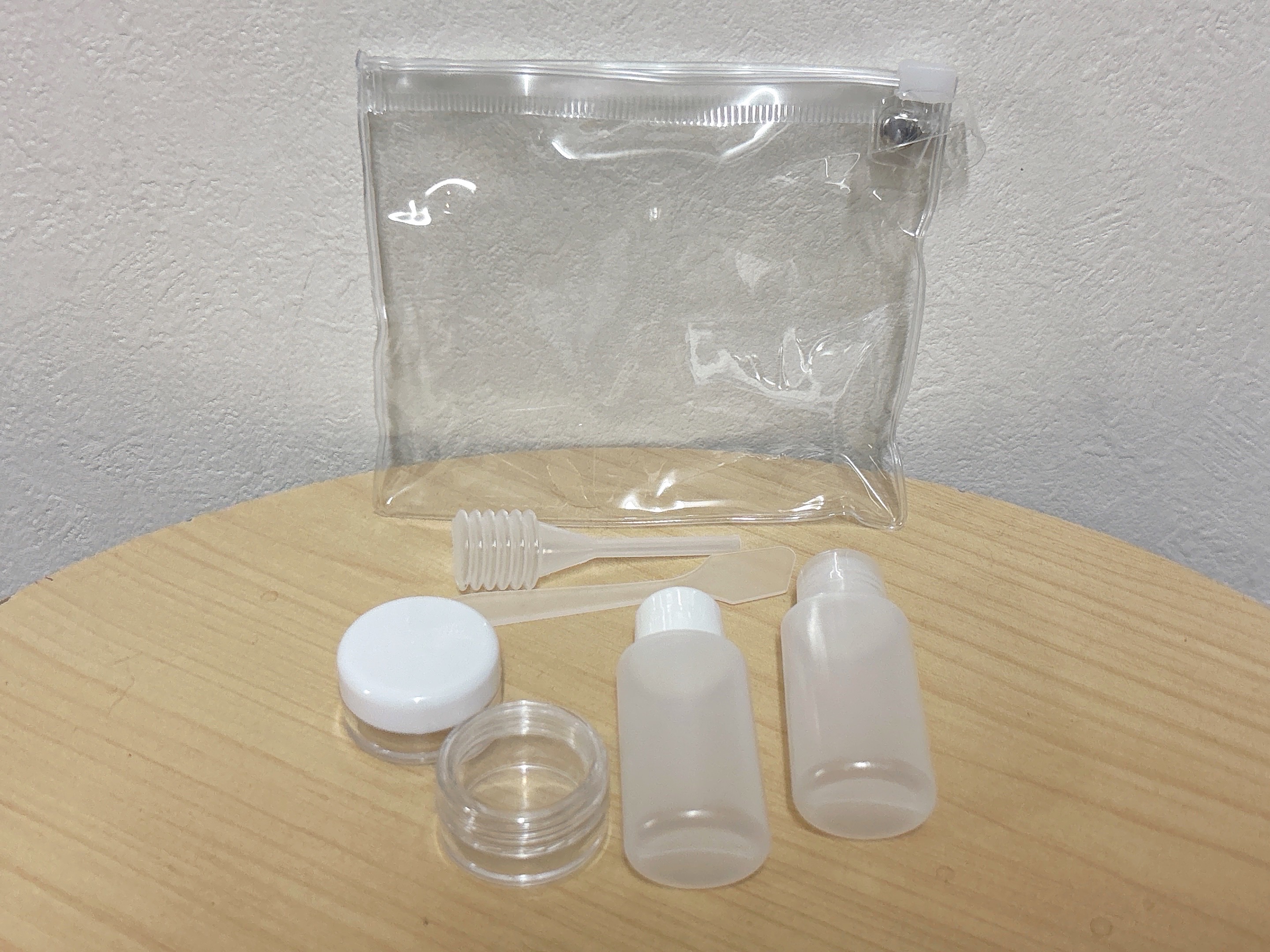 セリアトラベル化粧容器セットの中身