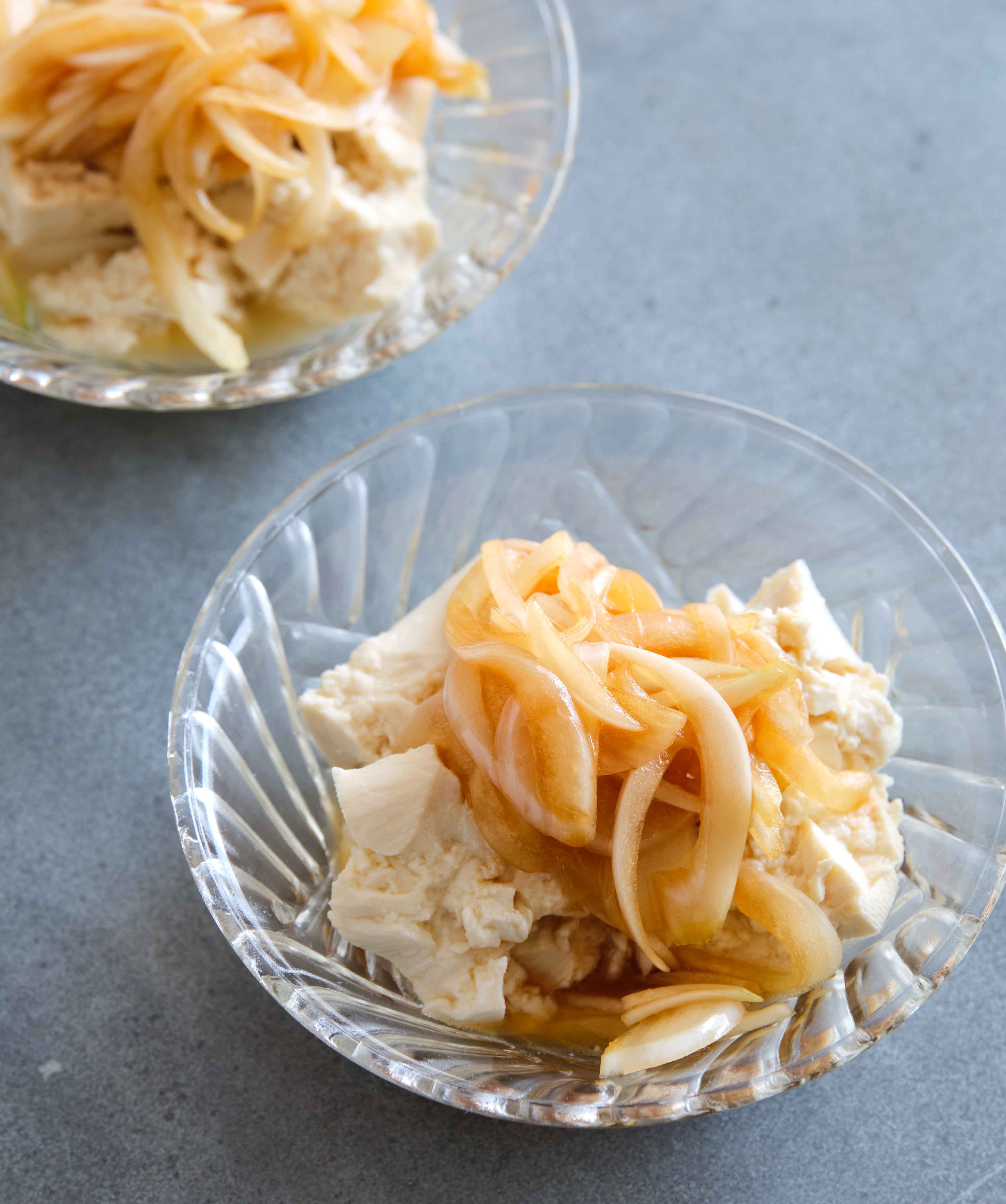 くずし豆腐のオニオンスライスのせ