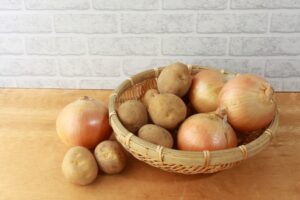 じゃがいもと玉ねぎ、夏はどう保存すべき？野菜ソムリエが指摘する「やりがちなNG」とは