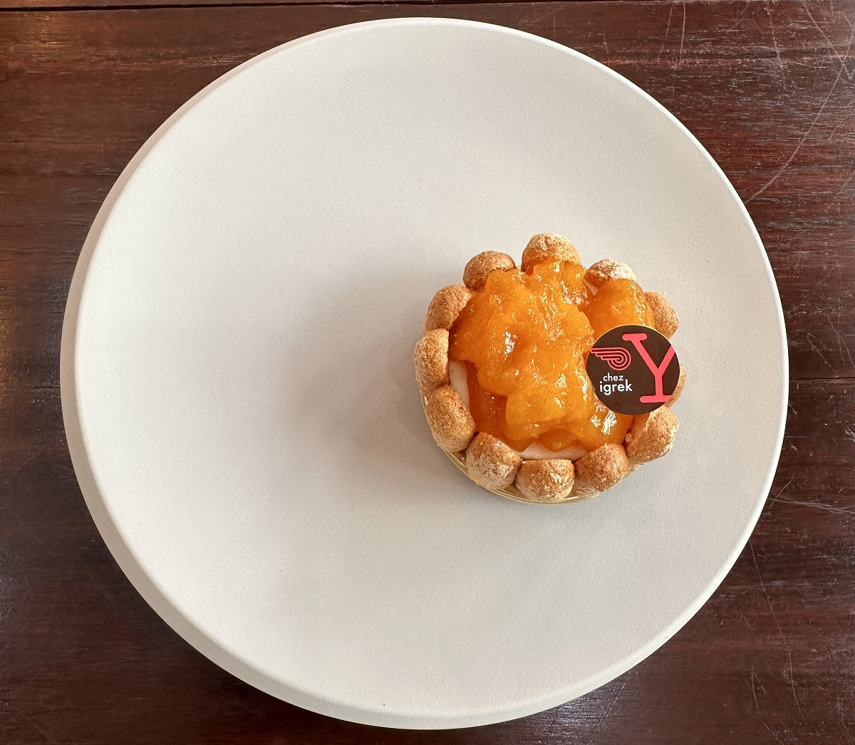 「chez Y」の「アプリコットとチーズケーキのシャルロット」