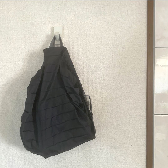 フックにエコバッグをかける