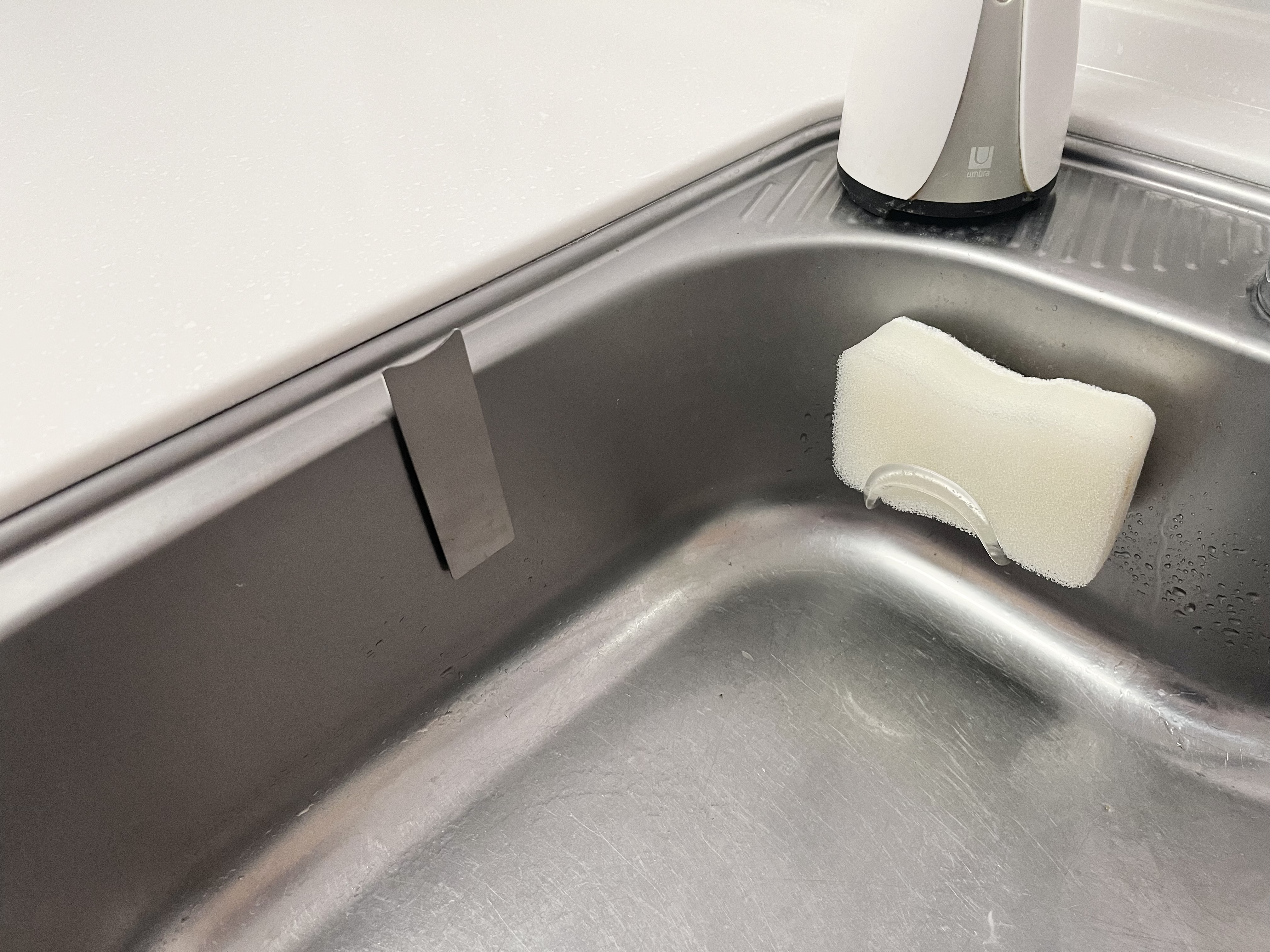 セリアの「キッチンツールちょい置きホルダー」の使用画像