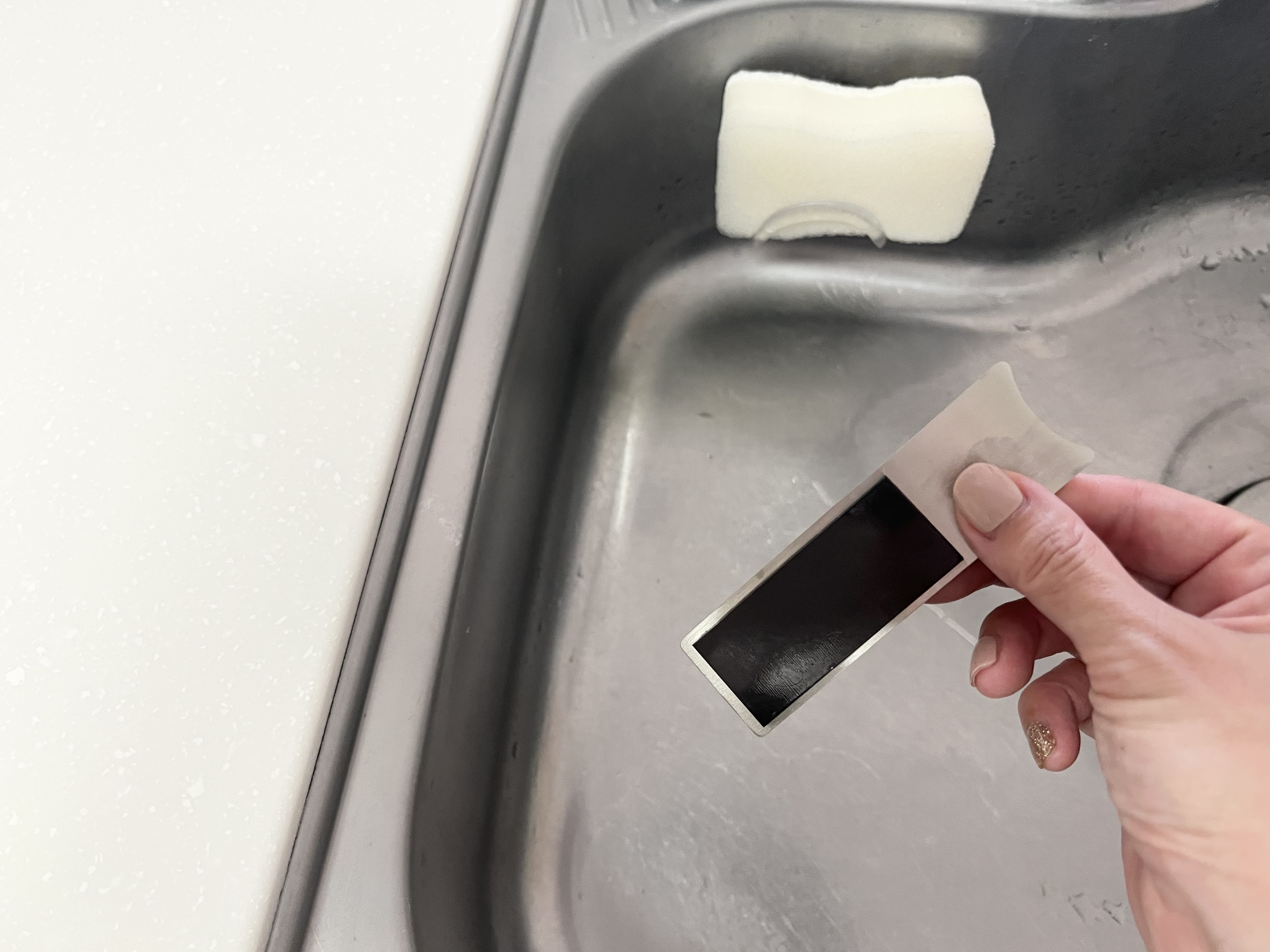セリアの「キッチンツールちょい置きホルダー」の使用画像